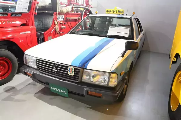 「「専用車」なのになぜ選ばれない？　「個タク」にJPNタクシーを見かけないワケ」の画像