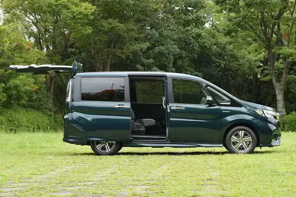 「「スライドドア」＋「低床フロア」だけじゃ足りない！　子どもも高齢者もあらゆる家族が満足するクルマをズバリ挙げる」の画像