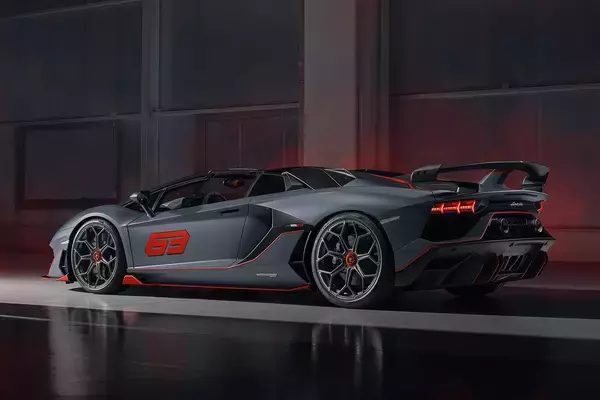 「限定車ベースの超限定車まであった！　最後の自然吸気V12ランボルギーニ「アヴェンタドール」の「華麗すぎる」特別モデルの世界」の画像