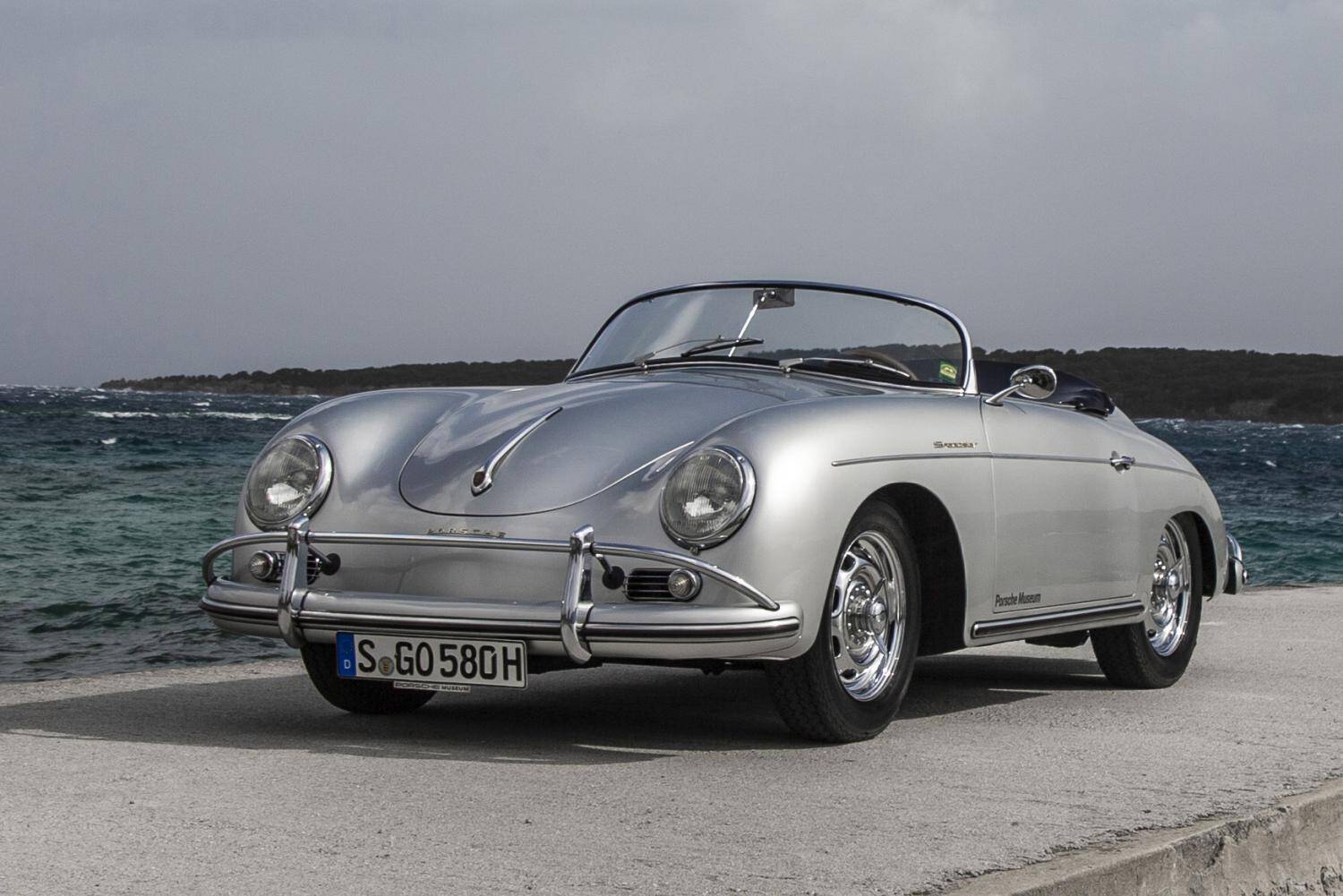 軽トラにSUVまである！　スポーツカーでもない「ベタベタの実用車」がMRやRRを採用する「至極実用的」な理由