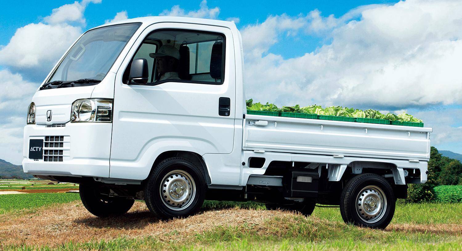 軽トラにSUVまである！　スポーツカーでもない「ベタベタの実用車」がMRやRRを採用する「至極実用的」な理由