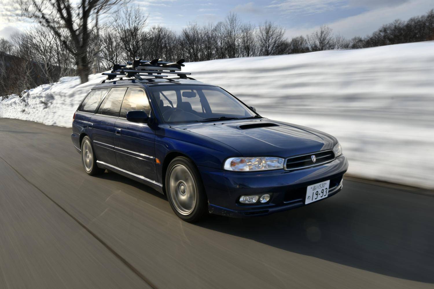 セダンなのに月販４万台！　変わり種車が５年で30万台！　驚異の「瞬間最大風速」を記録した絶版車４台