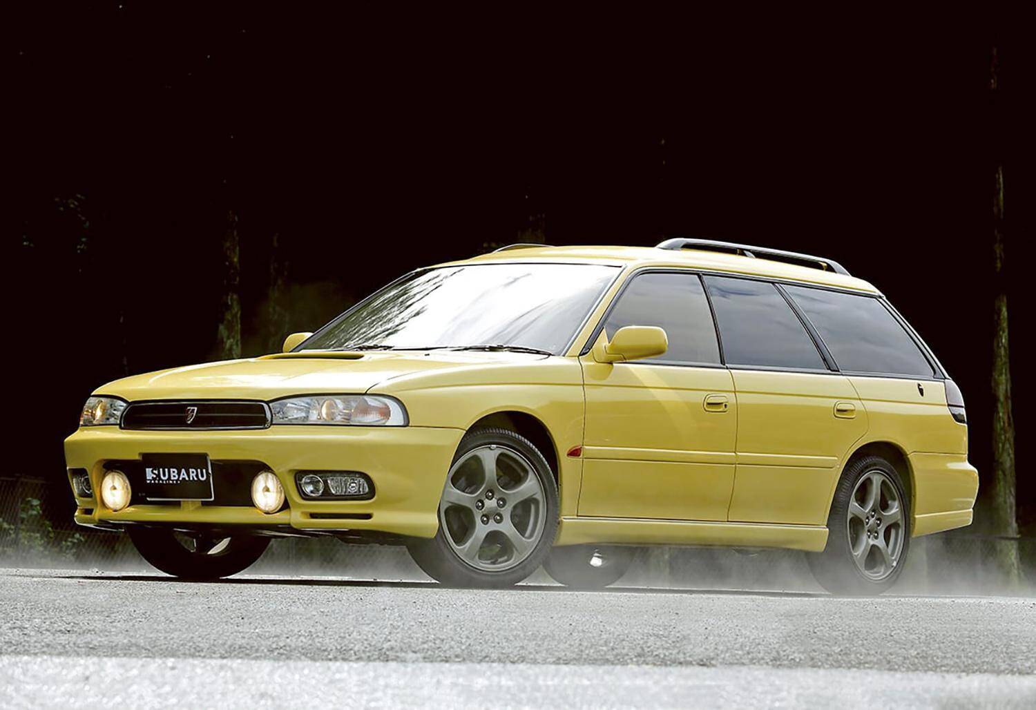 セダンなのに月販４万台！　変わり種車が５年で30万台！　驚異の「瞬間最大風速」を記録した絶版車４台