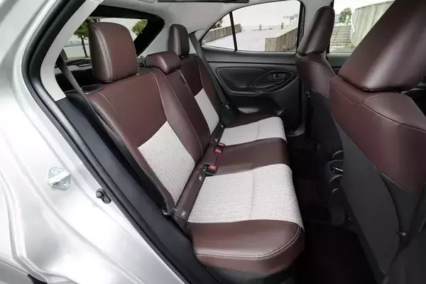 「雰囲気で買うと「ブーイング」必至！　ファミリーカーっぽいのにファミリー向きじゃないクルマ５台」の画像