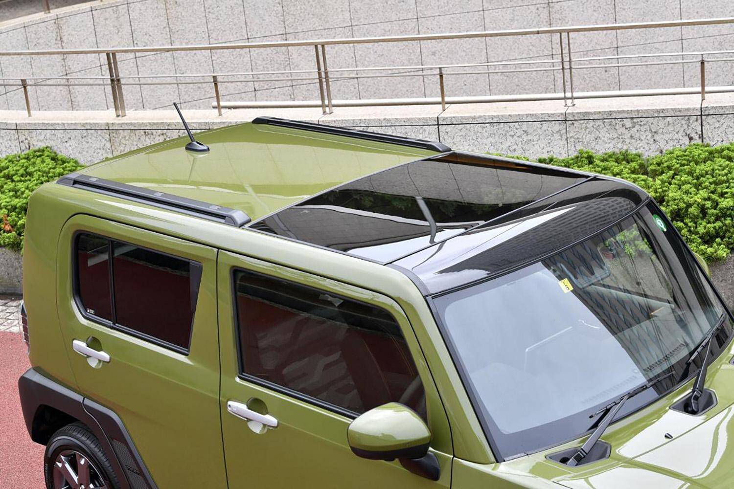 雰囲気で買うと「ブーイング」必至！　ファミリーカーっぽいのにファミリー向きじゃないクルマ５台