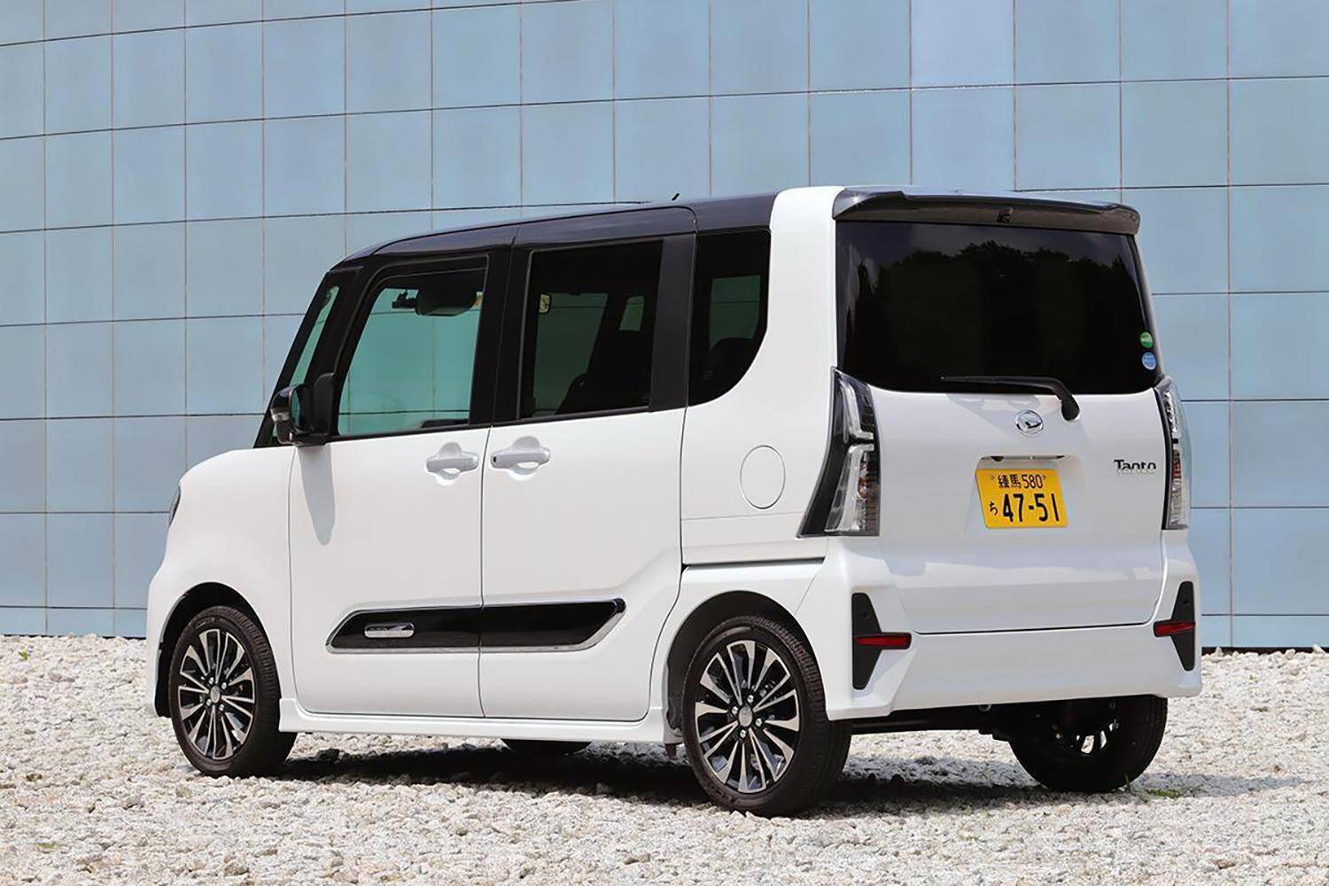 まさかの日本語！　ダジャレ！　噂から公式まで「パンチ効きすぎ」の車名の由来４つ