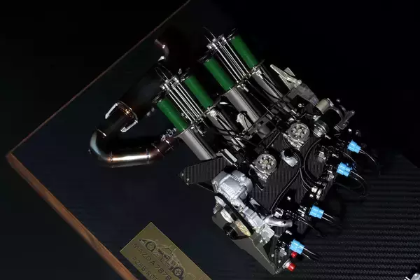 「ル・マン優勝30周年記念アイテム！　787Bに搭載された「R26B」エンジンを再現した究極の１／６スケールモデルが登場！」の画像