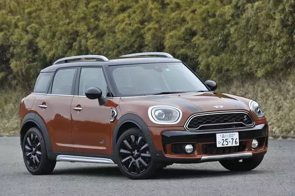 「「とりあえず」SUV化はいまに始まった話じゃない！　「ダダ滑り」もあった過去の派生SUV車４台」の画像