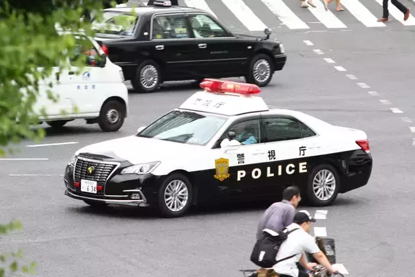 ついに現行クラウンのパトカーが登場！　要件を満たさないと言われた「トランク容量が小さい問題」はどうなった？