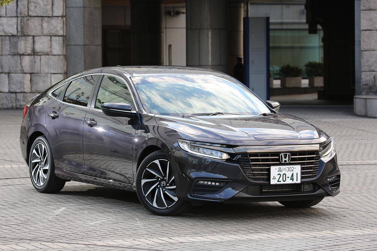 大ヒット車の陰でひっそり消える悲しきモデルも！　月販二桁・三桁の「モテない」クルマの特徴４選