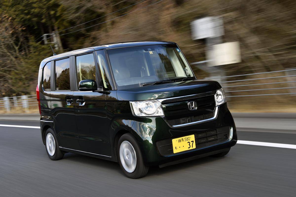 大ヒット車の陰でひっそり消える悲しきモデルも！　月販二桁・三桁の「モテない」クルマの特徴４選