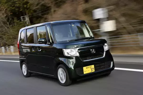 「大ヒット車の陰でひっそり消える悲しきモデルも！　月販二桁・三桁の「モテない」クルマの特徴４選」の画像