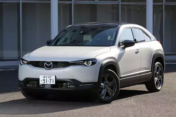 「大ヒット車の陰でひっそり消える悲しきモデルも！　月販二桁・三桁の「モテない」クルマの特徴４選」の画像