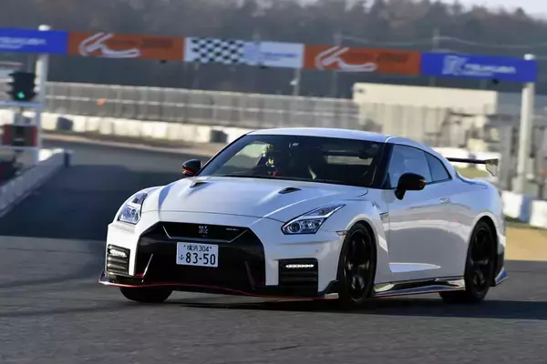 「エンジン車の根絶が「正解」は視野が狭すぎる！　EV化以外にもあるクルマの進む道」の画像