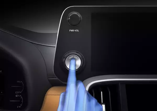 「7組のフローティングバーによる新スピンドルグリルで超オラ顔！　日本発売は2022年初頭予定のレクサスLXを公開」の画像