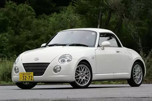 「ドッチが顔でドッチがお尻？　前後がソックリな不思議デザインのクルマ８選」の画像