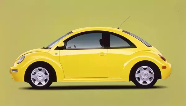 「ドッチが顔でドッチがお尻？　前後がソックリな不思議デザインのクルマ８選」の画像