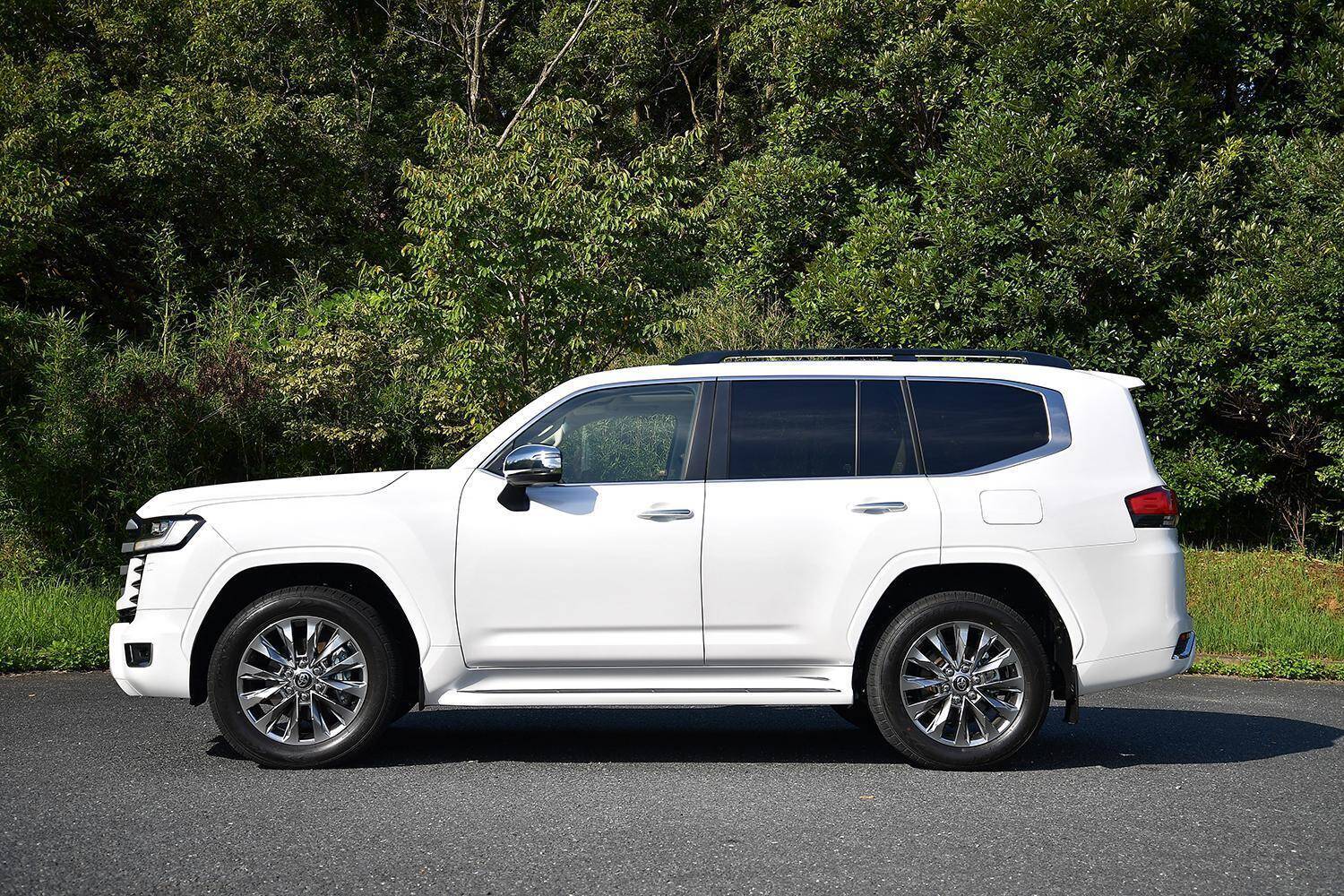 下取り価格に有利！　洗車をサボってもバレない！　後悔しないクルマのボディ色の選び方とは