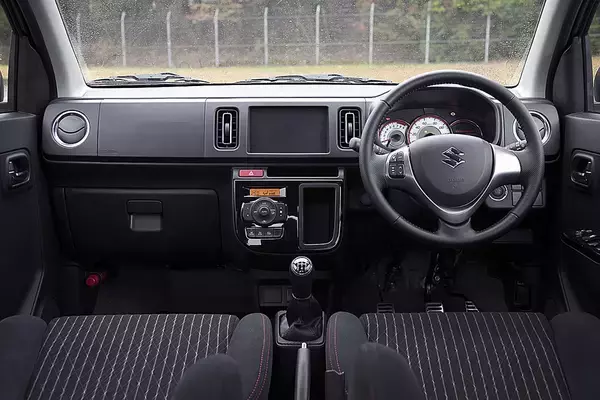 「70%に達する猛者も！　「クルマ好きって多かったのね」って安心する「MT販売比率」の高い国産車５選」の画像