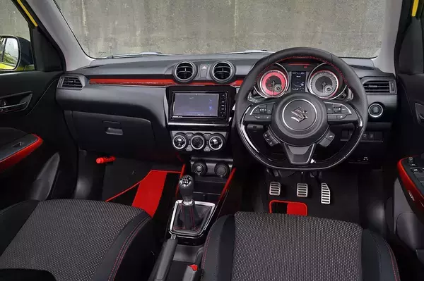 「70%に達する猛者も！　「クルマ好きって多かったのね」って安心する「MT販売比率」の高い国産車５選」の画像