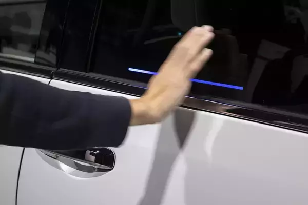 「画期的装備！　のハズが見かけない？　イマイチ馴染まず「消えゆく」クルマの悲しい装備たち」の画像