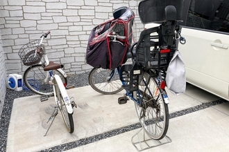 自転車で出かけてクルマでお迎えが可能！　軽＆コンパクトカーなのに「ママチャリ」が積めるスゴ収納車の選び方