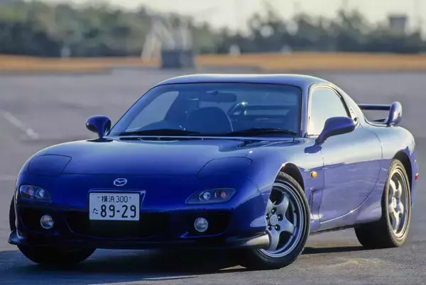 「中古スポーツカー価格「高騰」が止まらない！　最近驚異の「爆上げ」をみせているクルマ４選」の画像