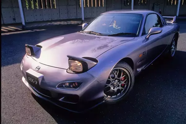 「中古スポーツカー価格「高騰」が止まらない！　最近驚異の「爆上げ」をみせているクルマ４選」の画像