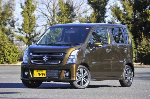 「スズキ・ワゴンRとは？　スティングレー・スマイルなど派生モデルも人気の車種をご紹介」の画像
