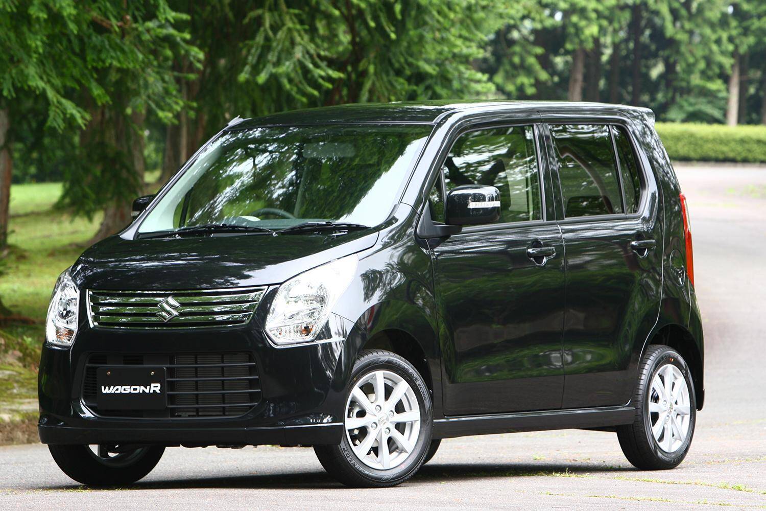 スズキ・ワゴンRとは？　スティングレー・スマイルなど派生モデルも人気の車種をご紹介