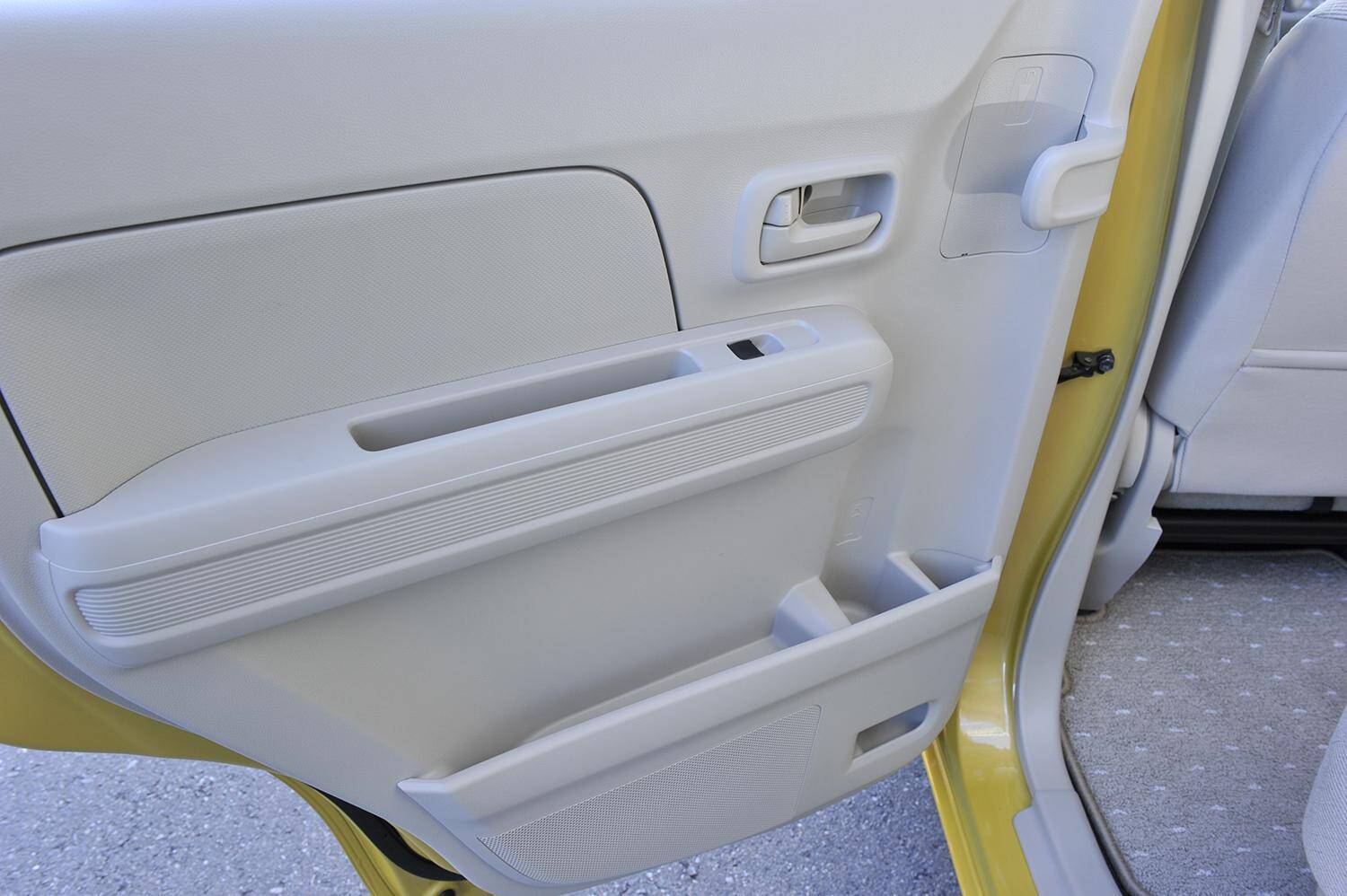 スズキ・ワゴンRとは？　スティングレー・スマイルなど派生モデルも人気の車種をご紹介