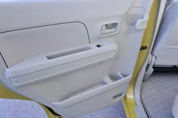 「スズキ・ワゴンRとは？　スティングレー・スマイルなど派生モデルも人気の車種をご紹介」の画像