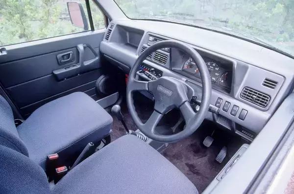 「スズキ・ワゴンRとは？　スティングレー・スマイルなど派生モデルも人気の車種をご紹介」の画像