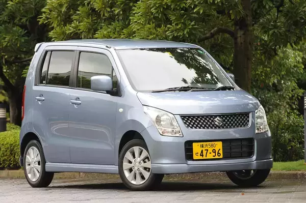 「スズキ・ワゴンRとは？　スティングレー・スマイルなど派生モデルも人気の車種をご紹介」の画像