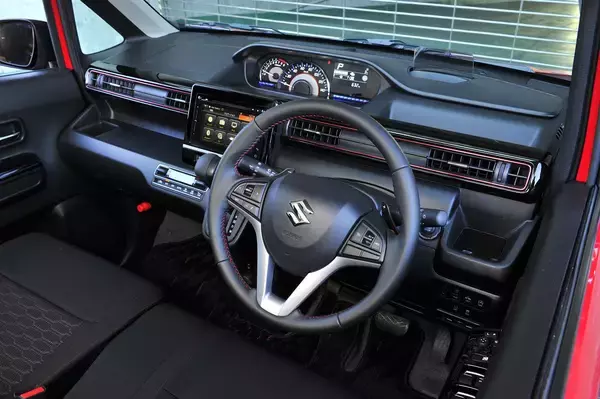 「スズキ・ワゴンRとは？　スティングレー・スマイルなど派生モデルも人気の車種をご紹介」の画像