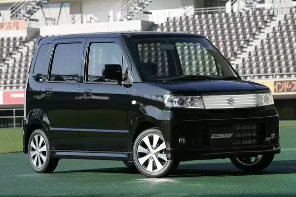 「スズキ・ワゴンRとは？　スティングレー・スマイルなど派生モデルも人気の車種をご紹介」の画像