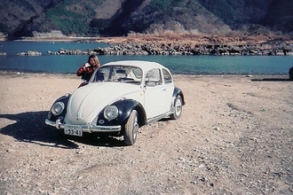 女性カーライフ・ジャーナリストまるも亜希子さんの運命を決定づけたクルマとは!?　【みんなの愛車遍歴 Vol.１】