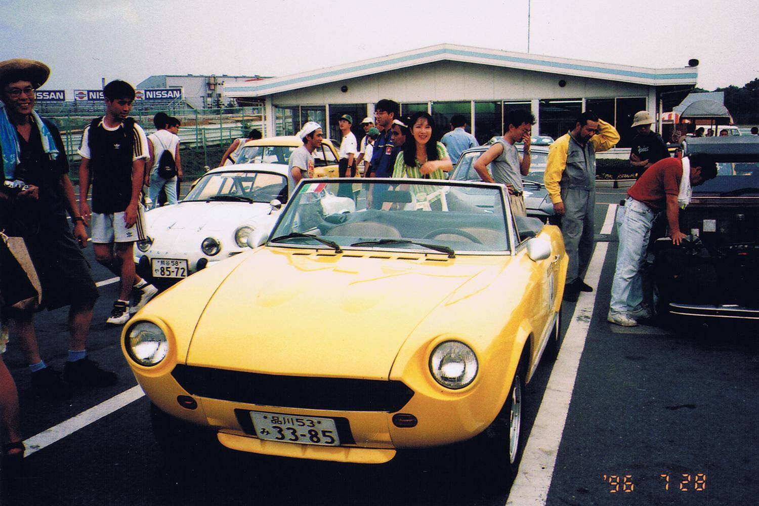 女性カーライフ・ジャーナリストまるも亜希子さんの運命を決定づけたクルマとは!?　【みんなの愛車遍歴 Vol.１】