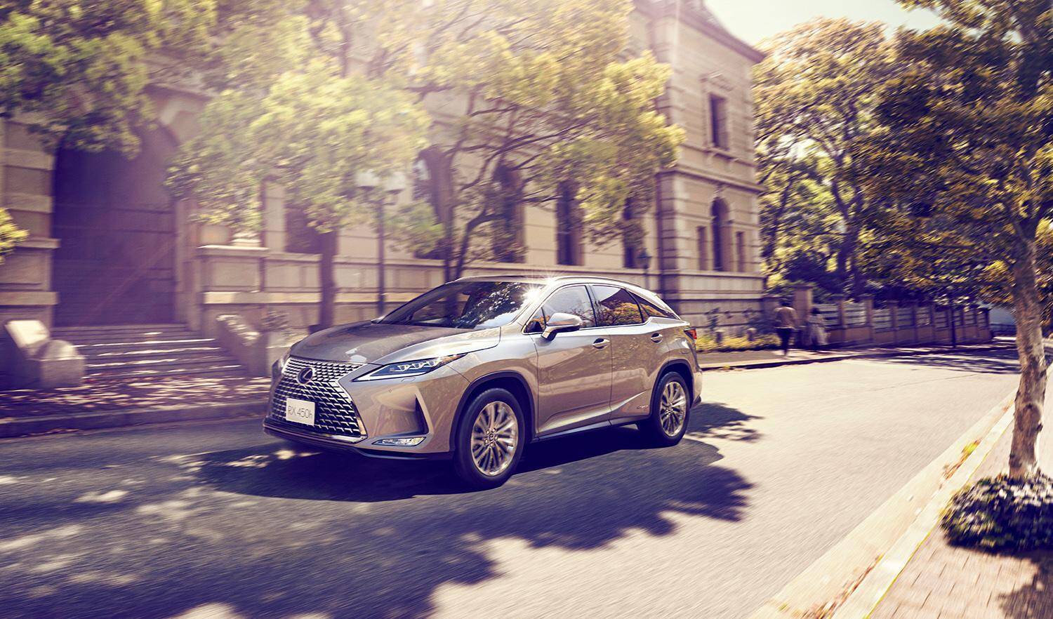 人気のSUVにふたつの個性を追加！　レクサス「RX」に特別仕様車“Black Tourer”および“Elegant Tourer”を設定