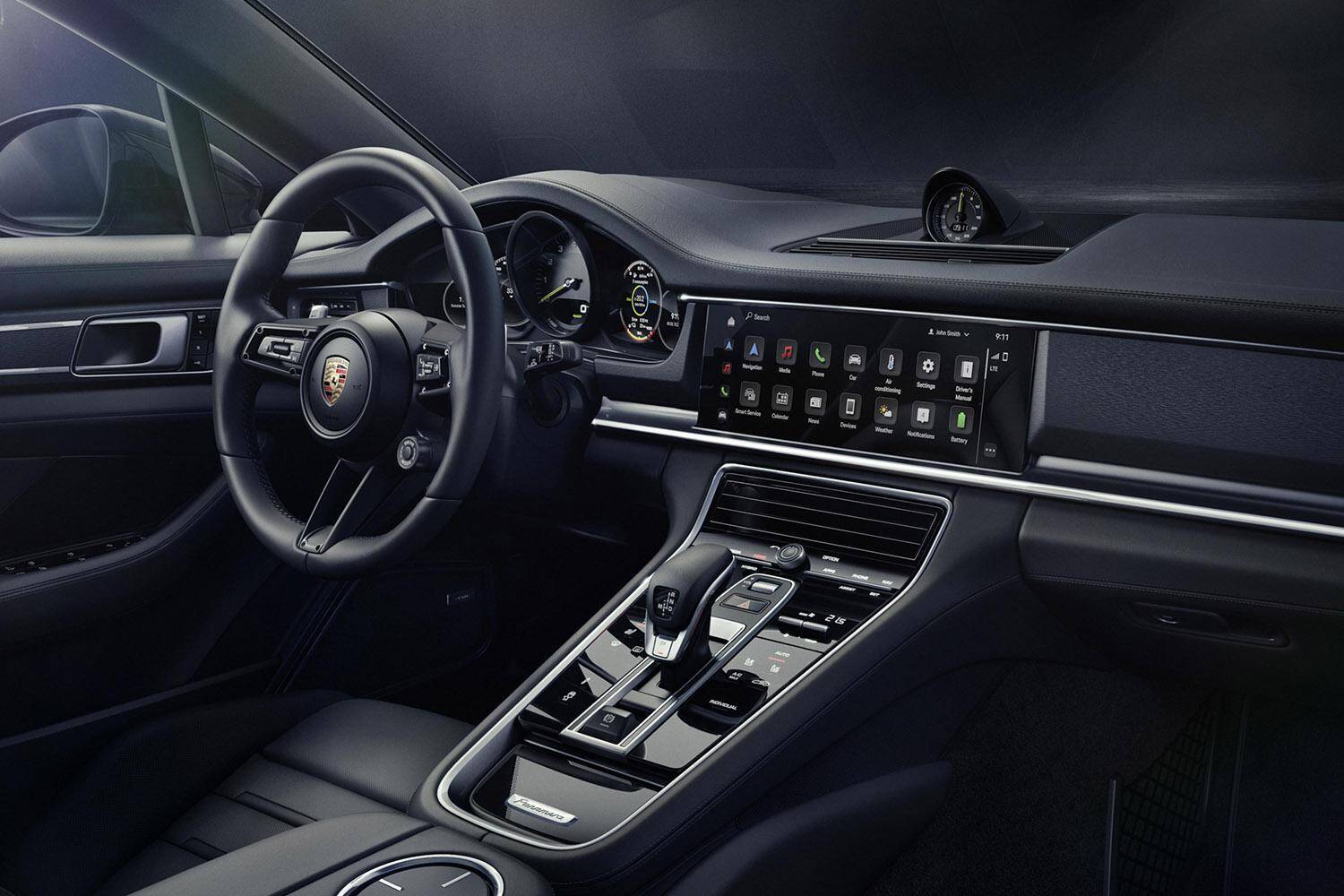 控えめなアクセントでエレガントさを引き立たせたエクスクルーシブなパナメーラ！　プラチナエディションを設定して予約受注中