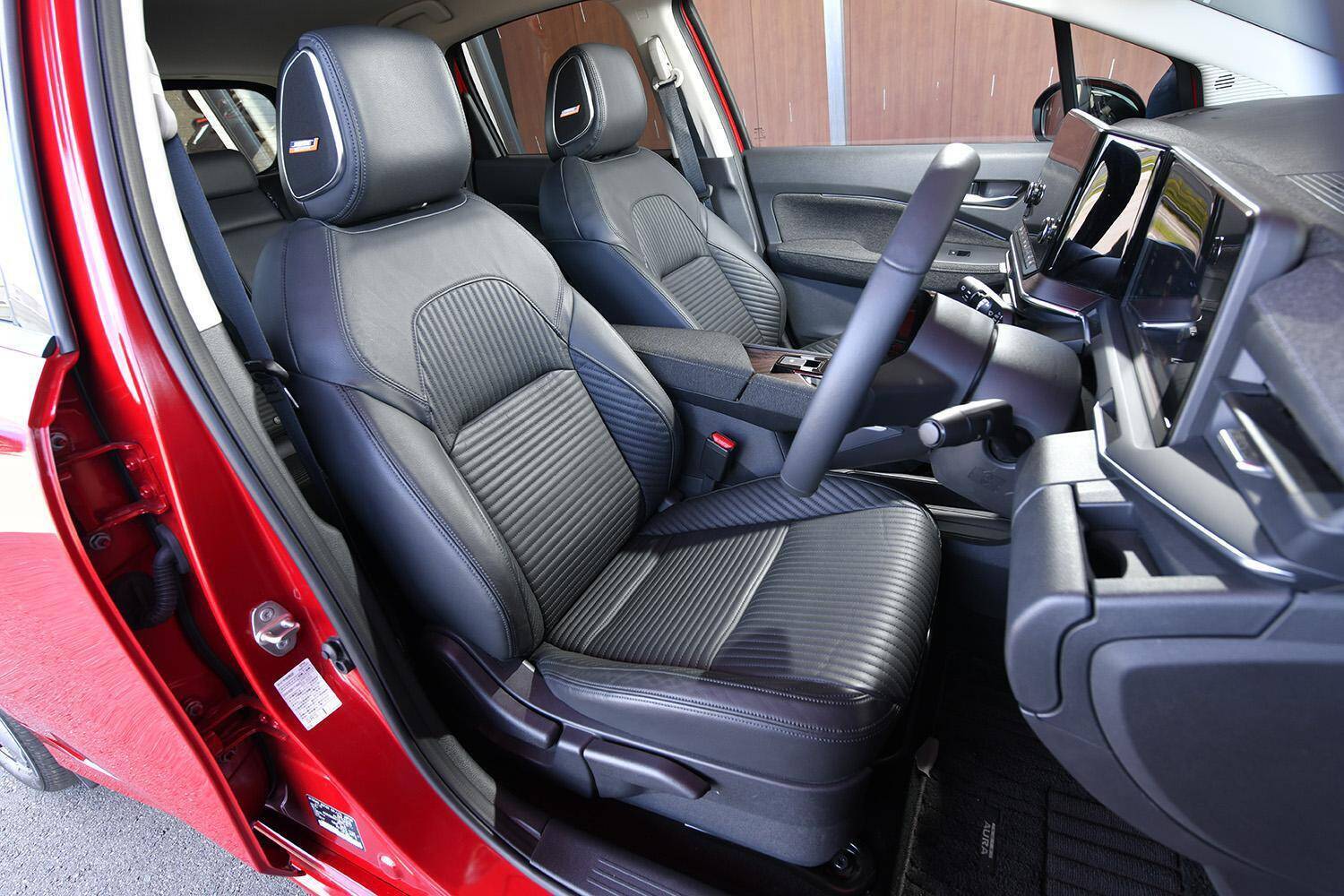 300万円以下なのになんだこのセンスは！　乗り手の格まで上がりそうな「オシャレの塊」クルマ５台