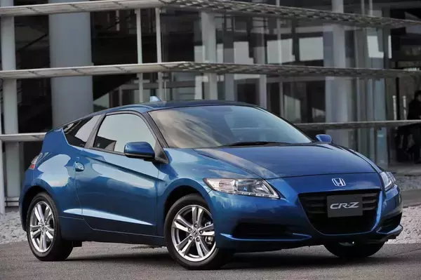 「全部100万円以下！　いますぐ話題の「MT女子」になれる魅惑のクルマ５台」の画像