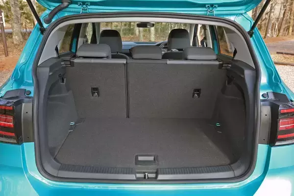 「ゴルフバッグじゃピンとこない！　リットルだけじゃわからない！　いまどきのクルマの荷室の広さは何で表現するのが正解？」の画像