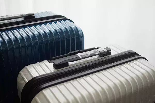 「ゴルフバッグじゃピンとこない！　リットルだけじゃわからない！　いまどきのクルマの荷室の広さは何で表現するのが正解？」の画像