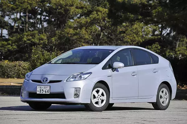 たった１台のクルマが世界の自動車の流れを一変！　平成以降のエポックメイキングなクルマたち