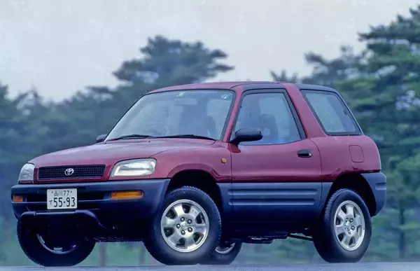 「なんとMTが半数を占めたクルマもあった！　いまじゃ絶滅危惧種のMTで乗れたSUV５選」の画像