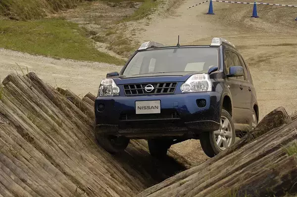 「なんとMTが半数を占めたクルマもあった！　いまじゃ絶滅危惧種のMTで乗れたSUV５選」の画像