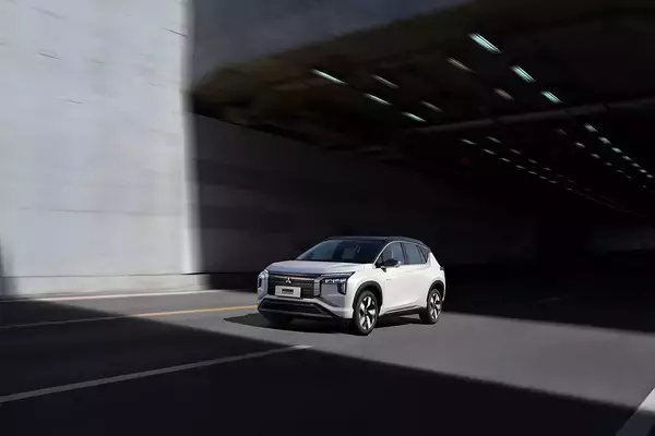 「電気自動車の新型SUV見参！　中国で三菱が新型SUV「エアトレック」を世界初公開」の画像