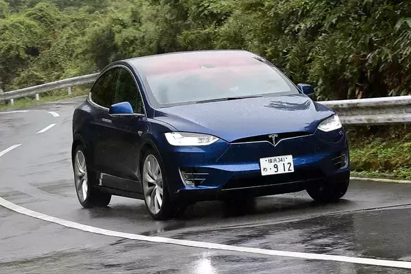いま電気自動車の「テスラ」に女性が熱視線！　人気の理由５つと「気になるネガ」