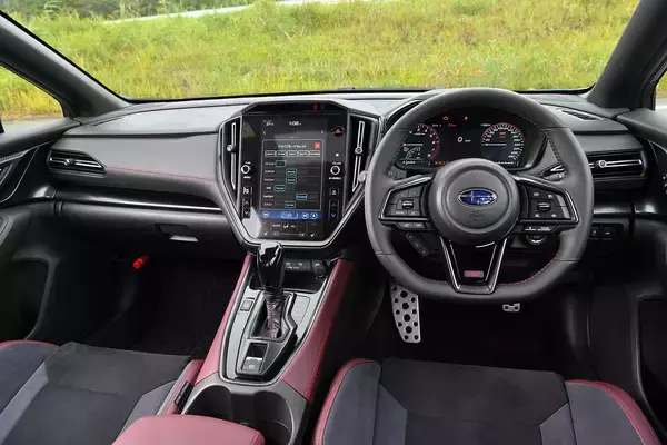 「【試乗】新型WRX S4とレヴォーグ STI Sport Rをサーキットで全開！　ときに「羊」ときに「狼」の両面を楽しめる」の画像